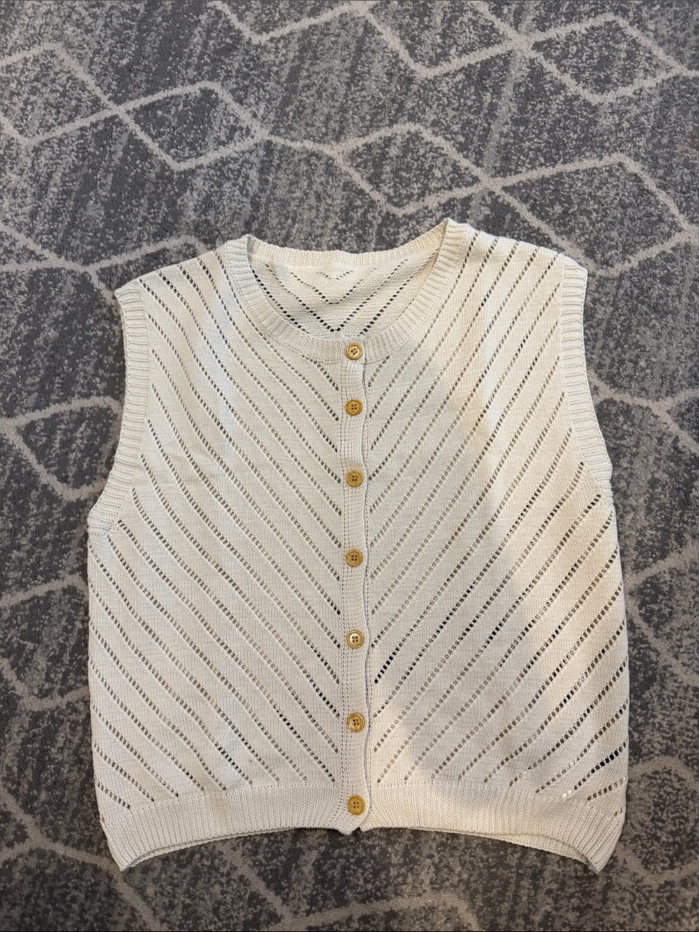 Cream Button-Front Knit Sleeveless Top. NWOT